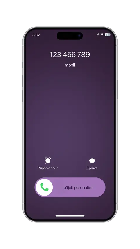 Animace: na telefon přichází hovor, který nikdo nezvedne, a zákazníkovi hned dorazí omluvná zpráva s odkazem na poptávkový formulář, který vyplní.